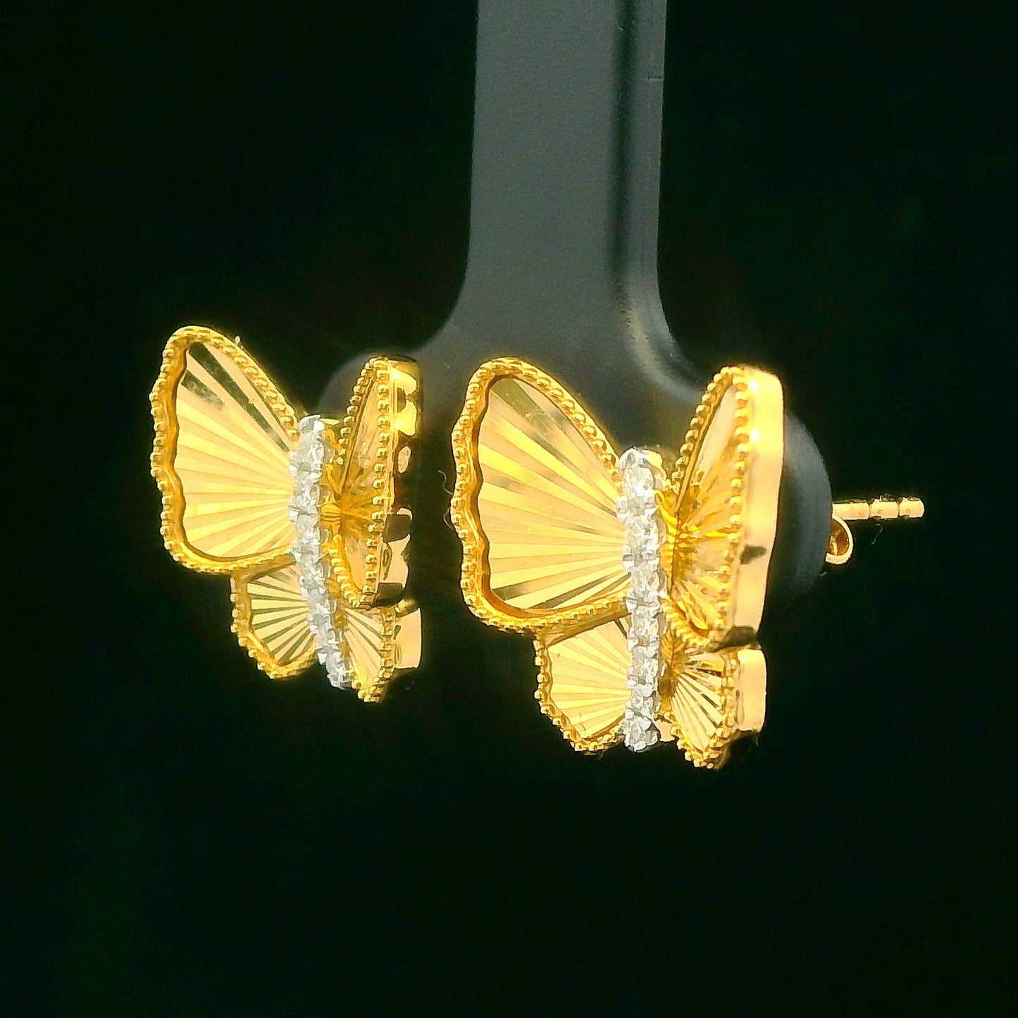 0.13CTW Elegant Diamond Butterfly Earrings