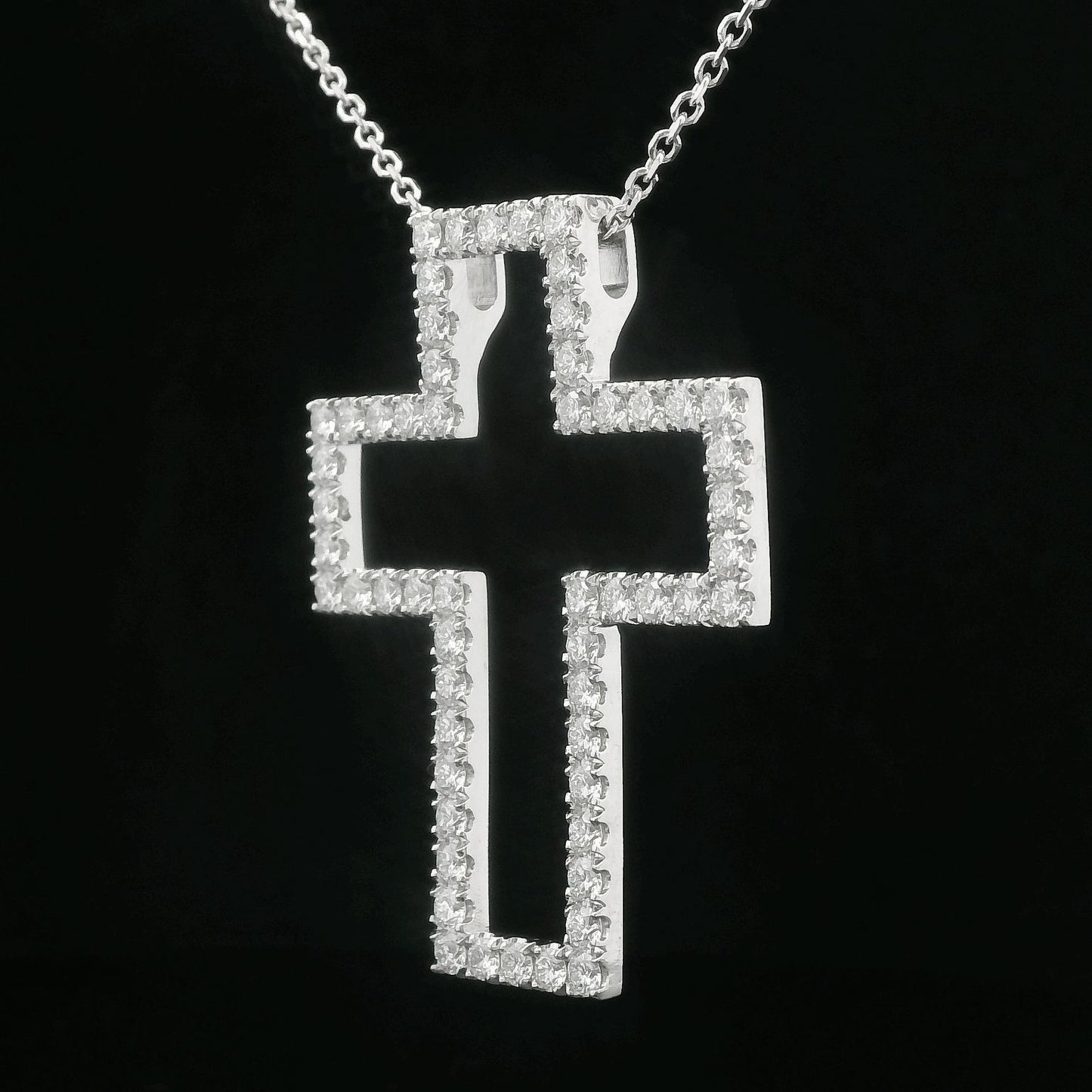 2.10 CTW Round Brilliant Cut Elegant Diamond Cross Pendant