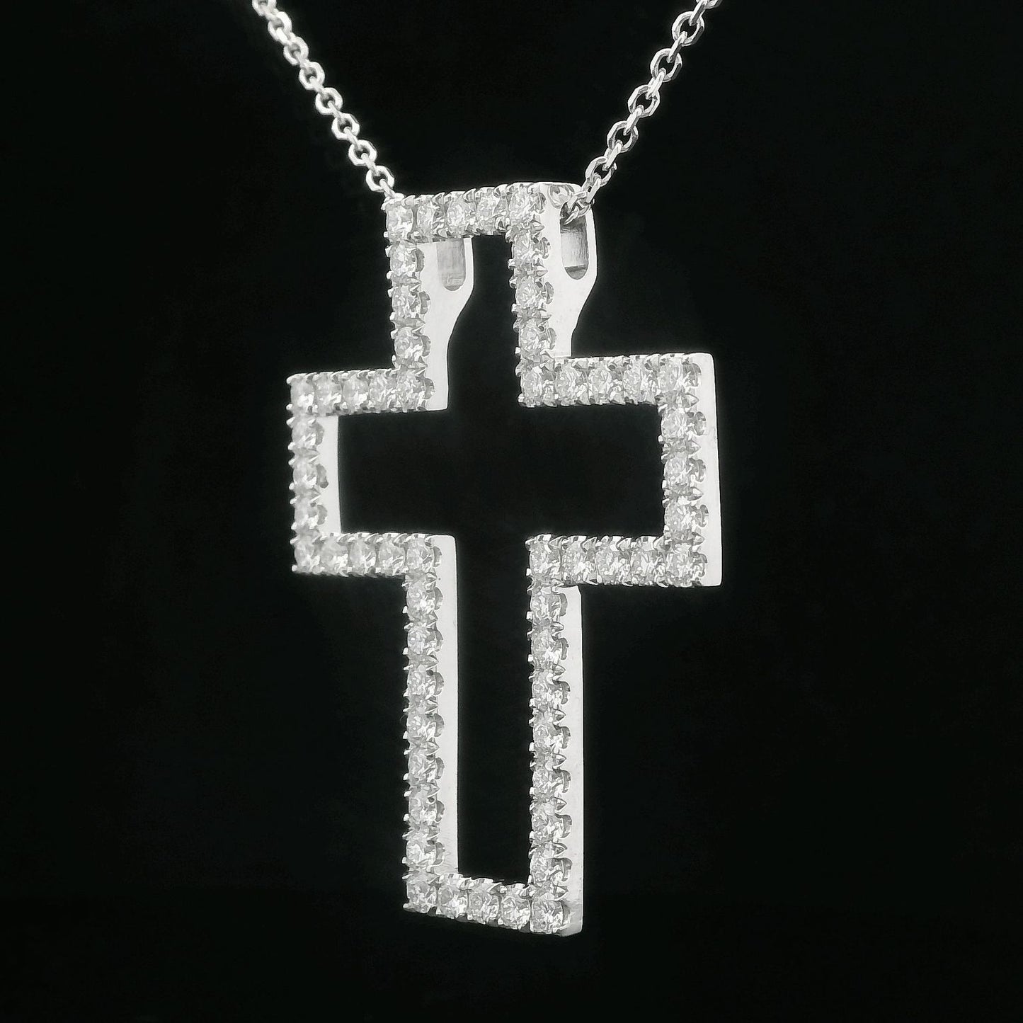2.10 CTW Round Brilliant Cut Elegant Diamond Cross Pendant