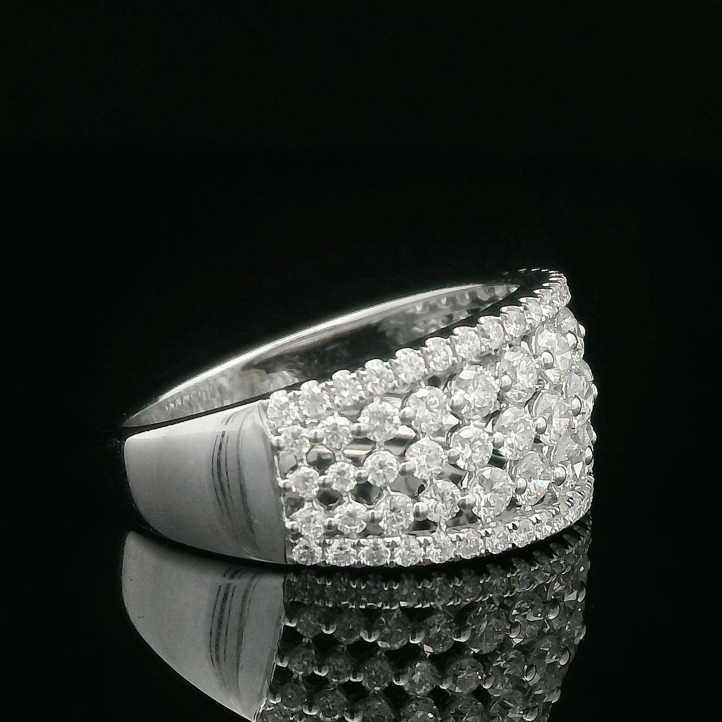 1.41CTW Stunning Diamond-Encrusted Ring