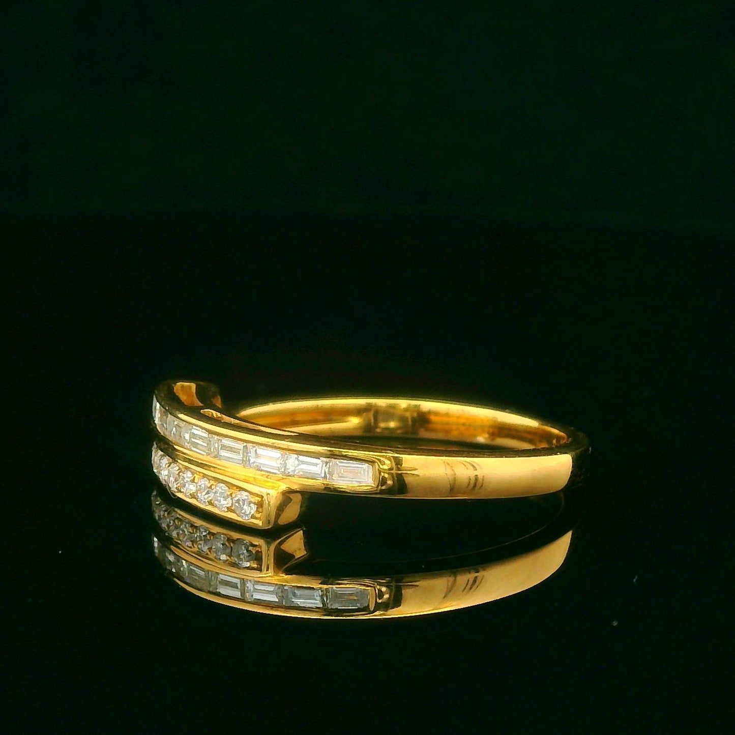 0.31CTW Elegant Gold Diamond Ring