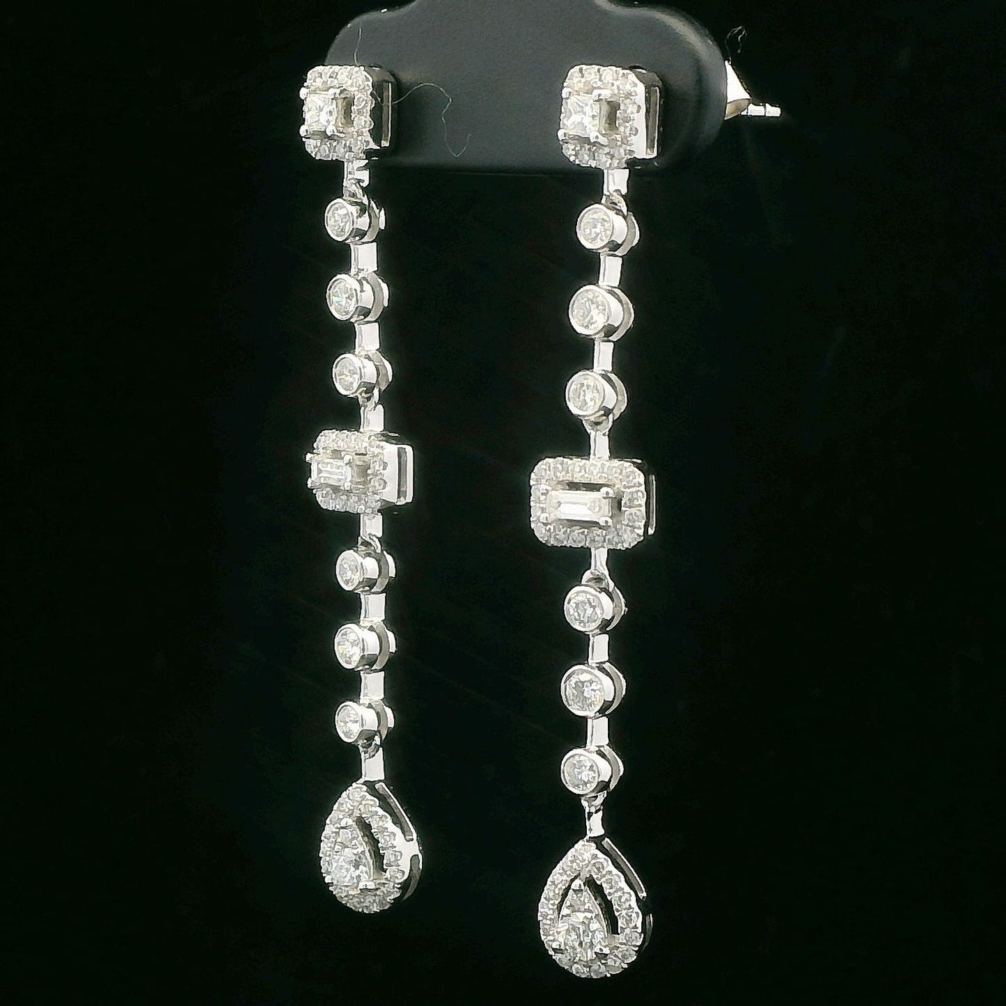 0.67CTW Elegant Diamond Drop Earrings