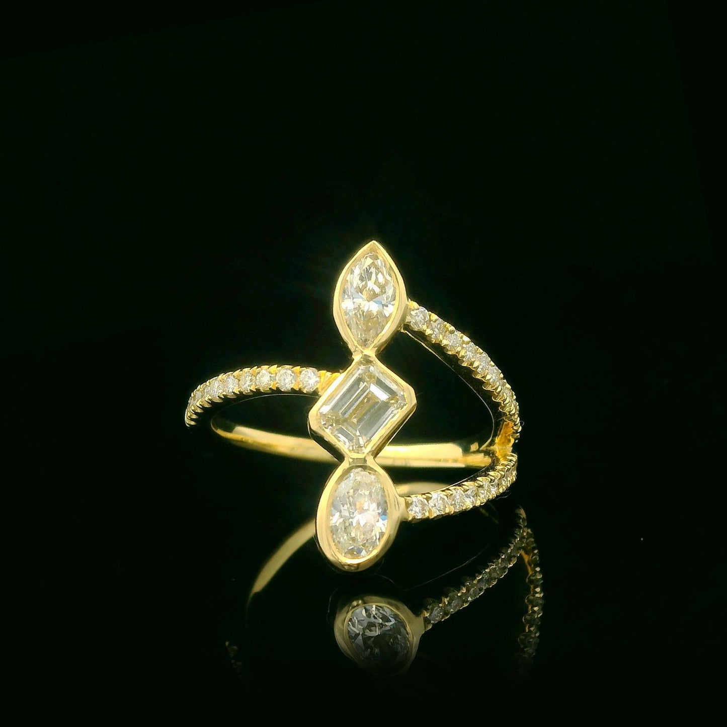 0.91CTW Elegant Gold Diamond Ring