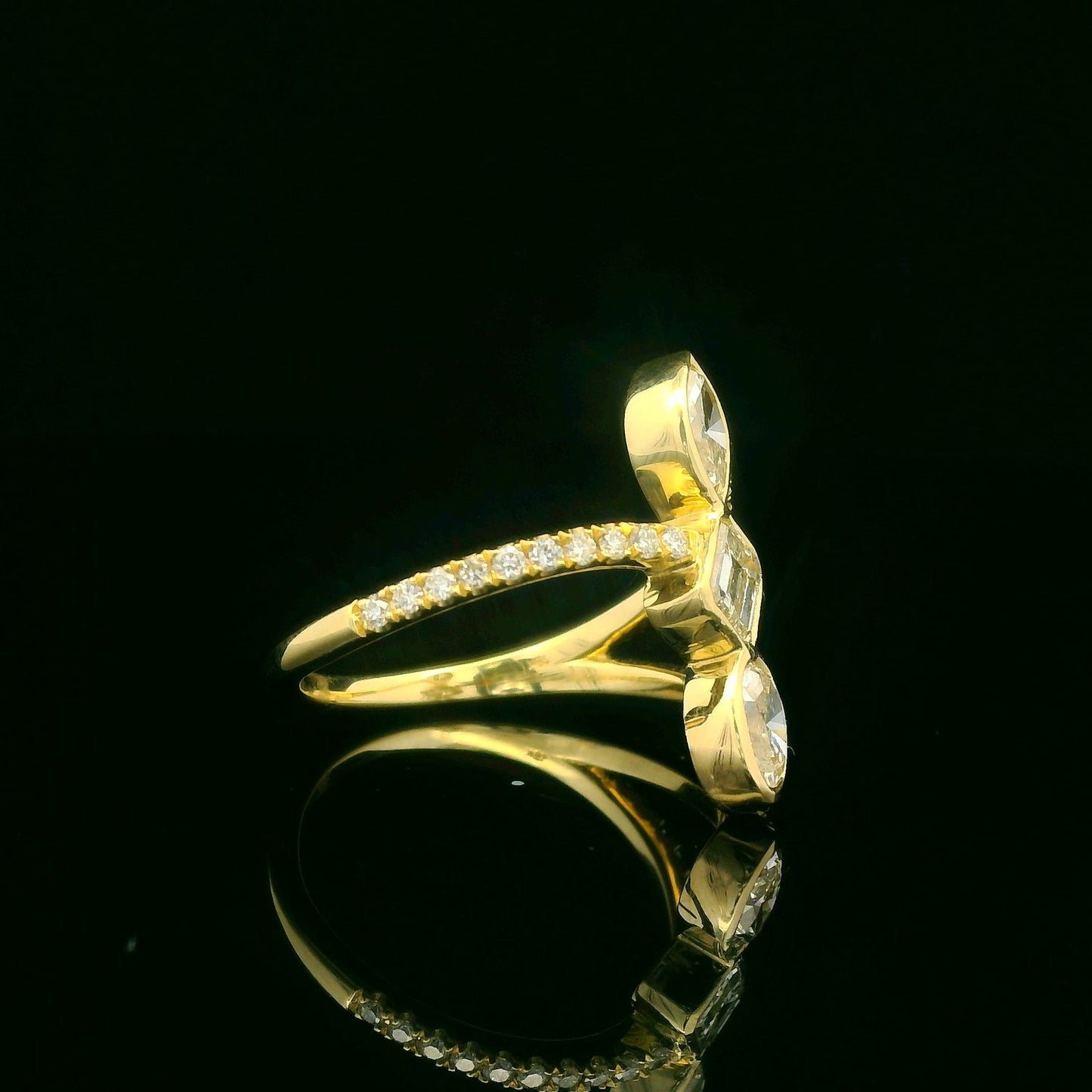 0.91CTW Elegant Gold Diamond Ring