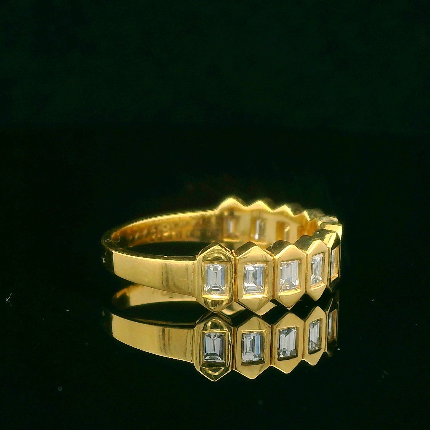 0.68CTW Elegant Gold Ring with Diamonds