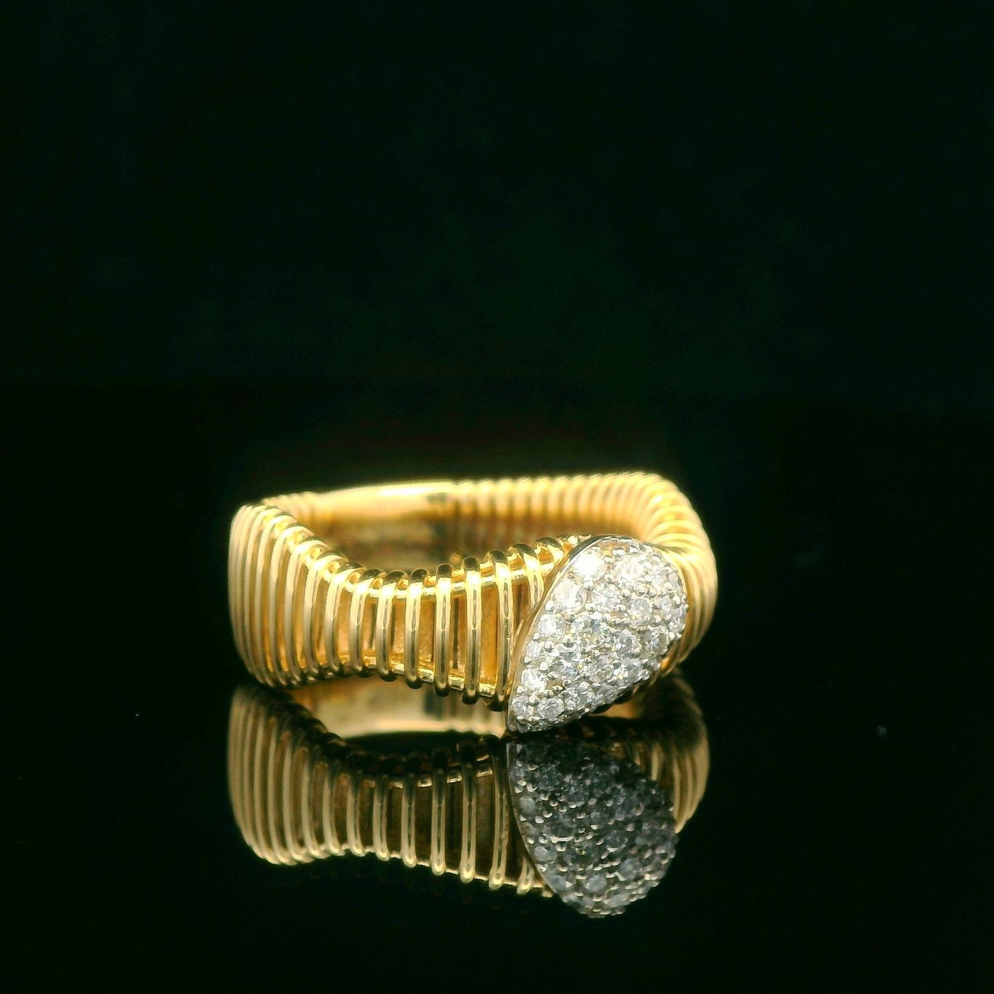 0.34CTW Elegant Gold and Diamond Ring