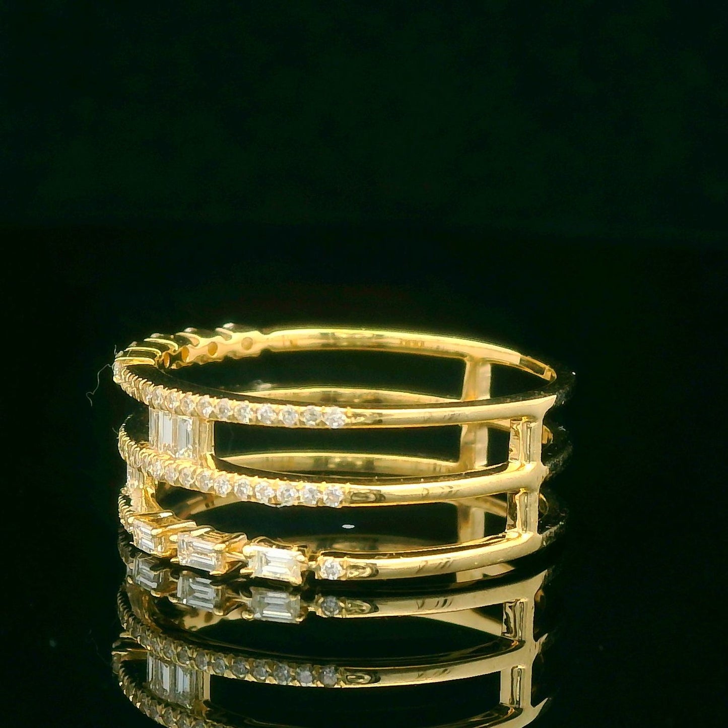 0.26CTW Elegant Gold Diamond Ring