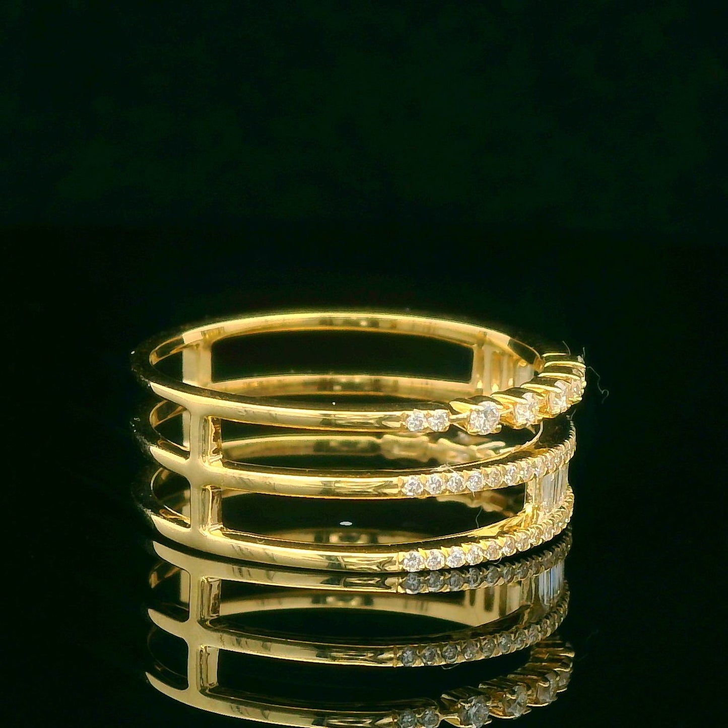 0.26CTW Elegant Gold Diamond Ring