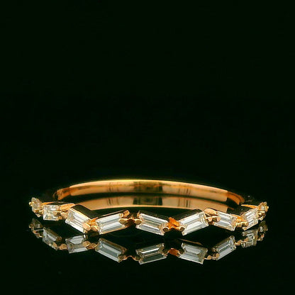 0.27CTW Elegant Geometric Gold Ring