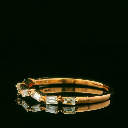 0.27CTW Elegant Geometric Gold Ring