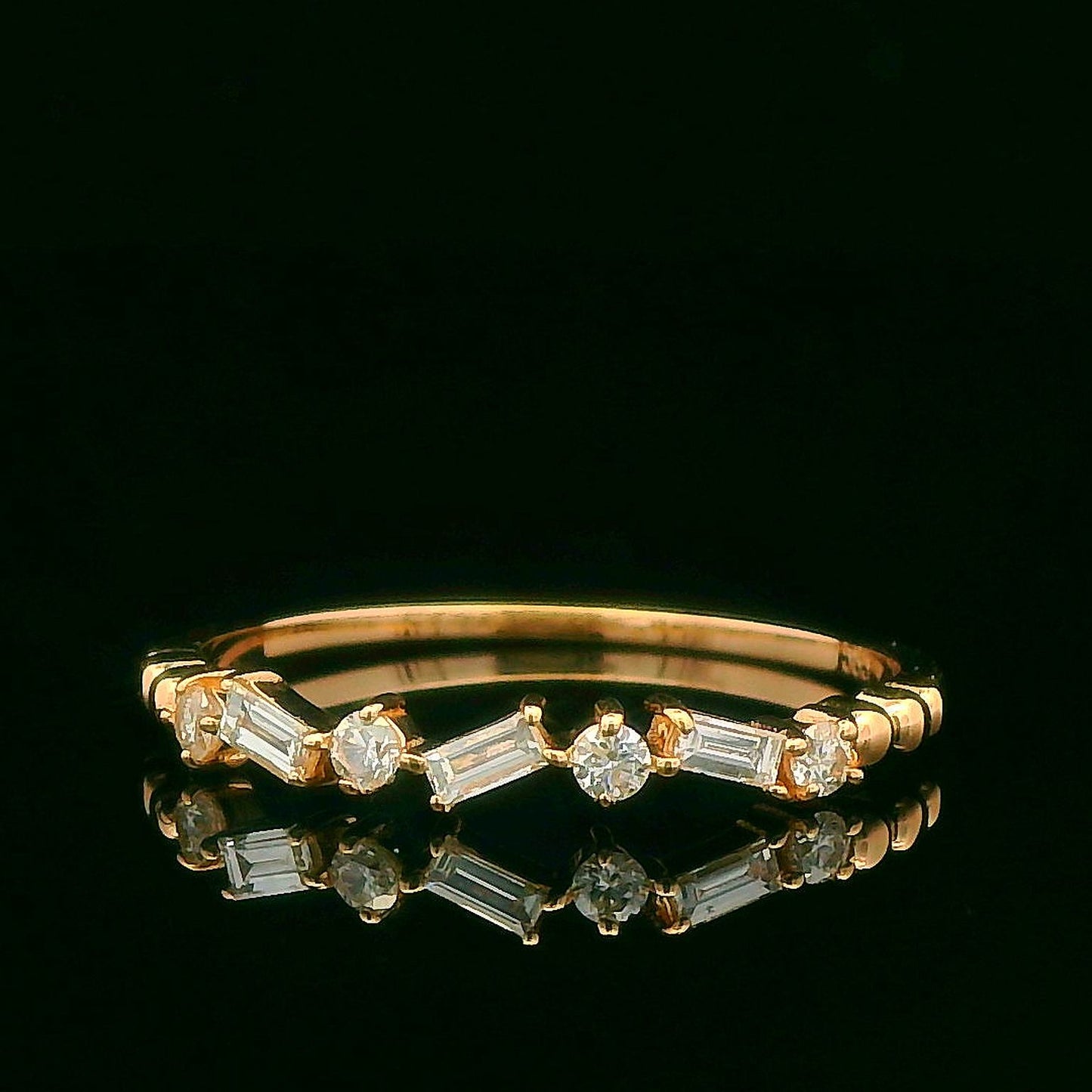 0.10CTW Elegant Diamond Ring