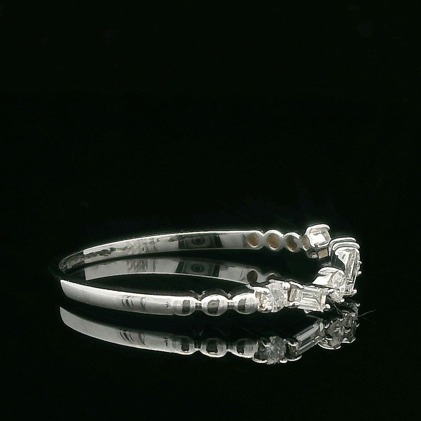 0.10ctw Elegant Silver Ring with Diamonds