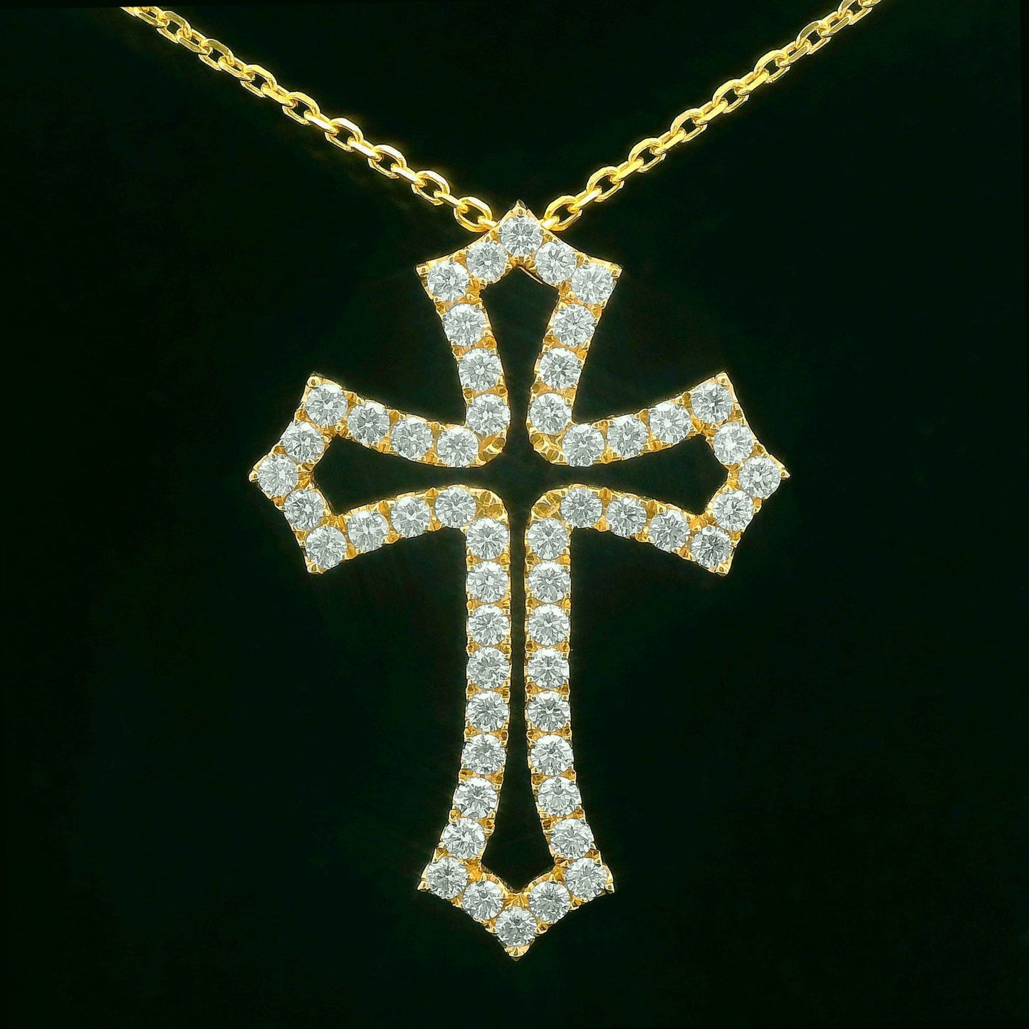 2.02CTW Round Brilliant Cut Elegant Diamond Cross Pendant