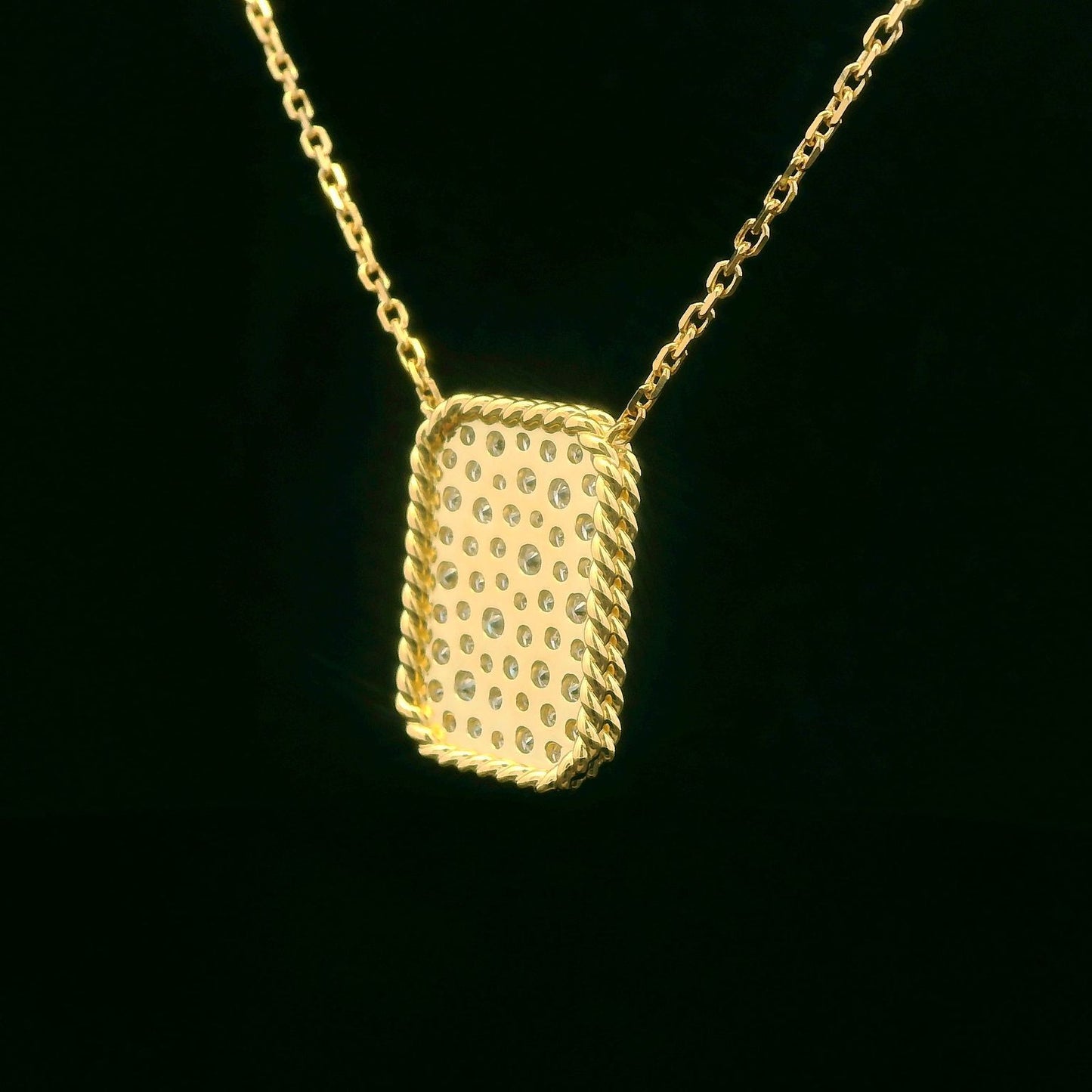 0.59CTW Elegant Gold Pendant with Sparkling Diamonds