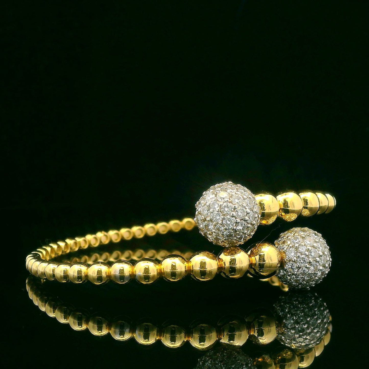 3.70CTW Round Brilliant Cut Elegant Gold Beaded Bangle