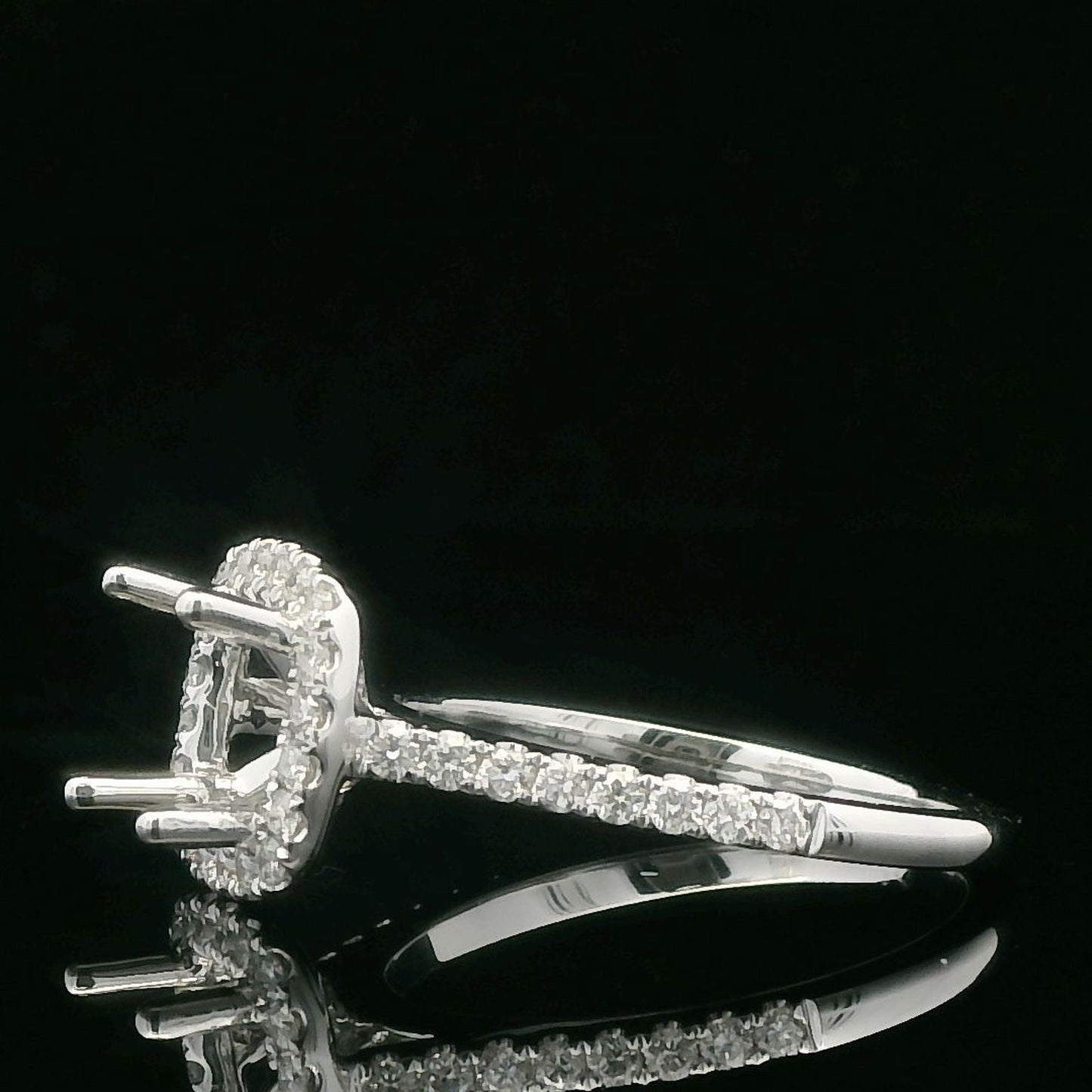 0.46CTW Elegant Square Diamond Ring