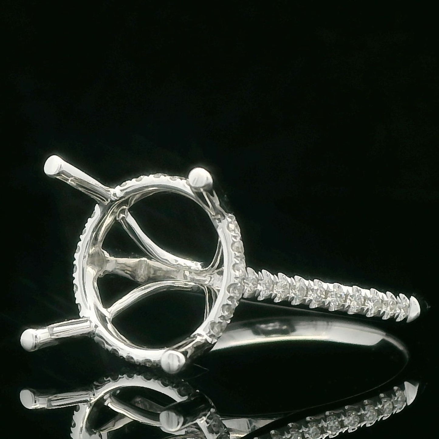 0.26CTW Elegant White Gold Ring Design