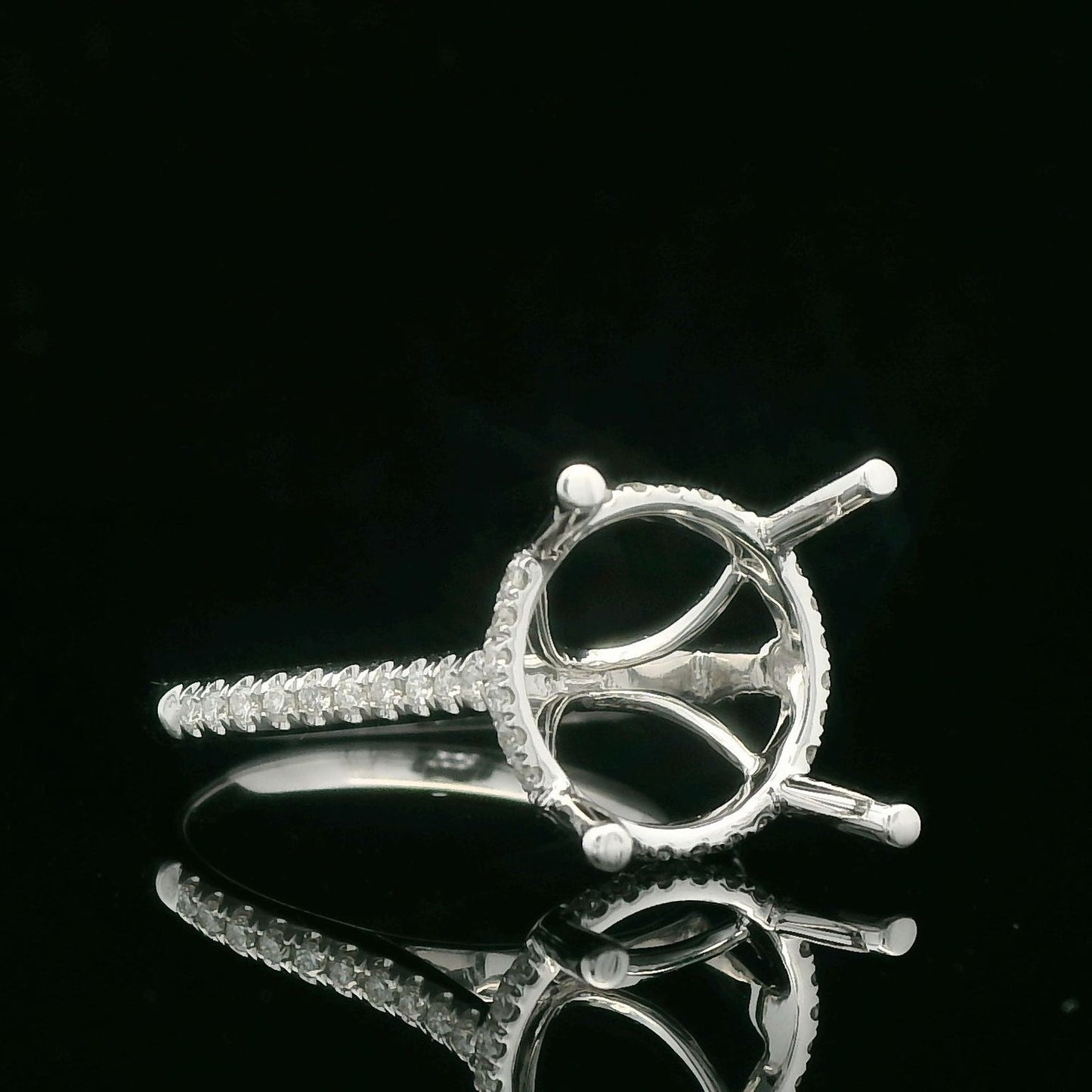 0.26CTW Elegant White Gold Ring Design