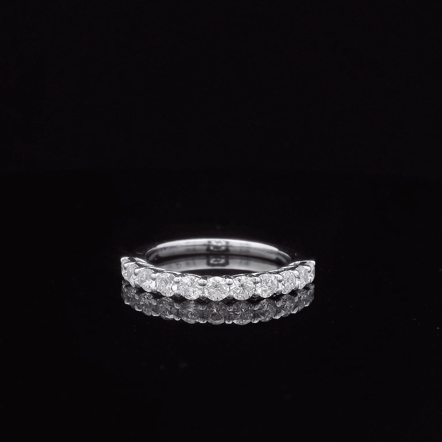 1.62CTW Elegant Diamond Ring Setting - For Round Cut Diamonds