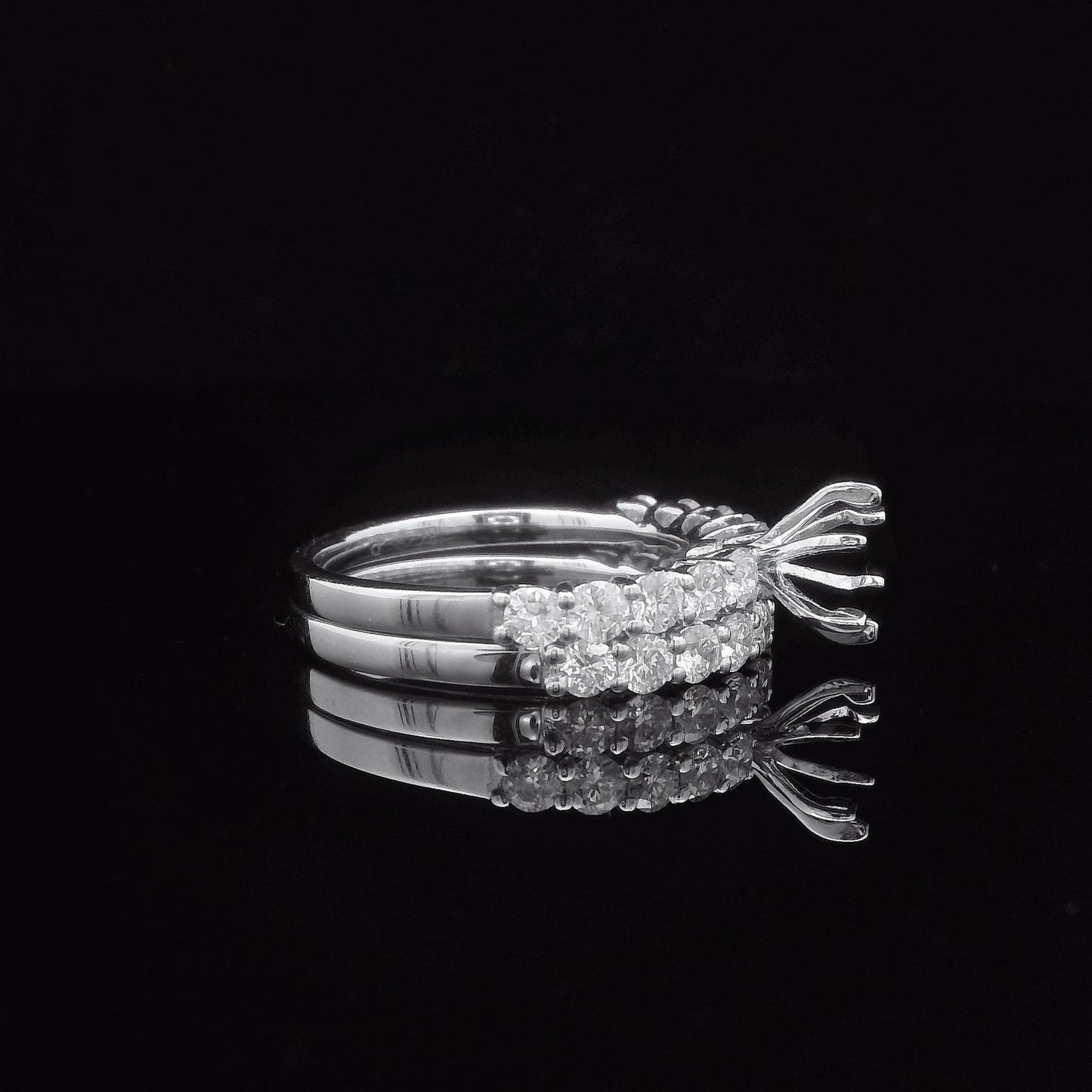 1.62CTW Elegant Diamond Ring Setting - For Round Cut Diamonds