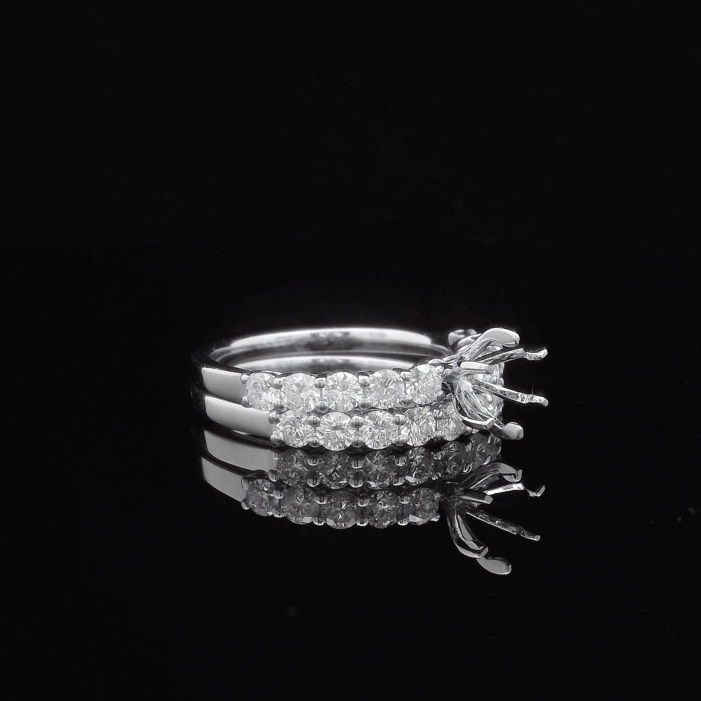 1.62CTW Elegant Diamond Ring Setting - For Round Cut Diamonds