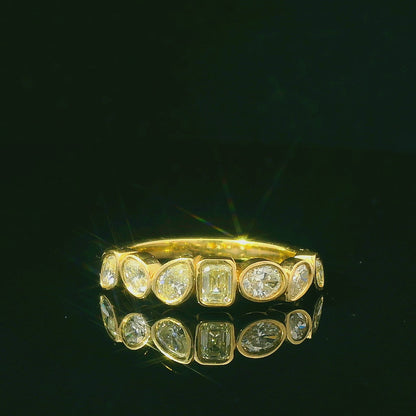 0.73CTW Elegant Gold Diamond Ring